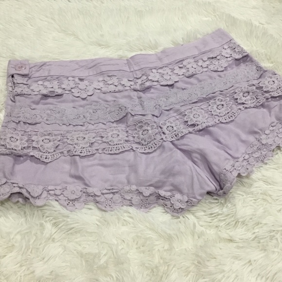 Soiemio Purple Lace Shorts - Picture 2 of 2